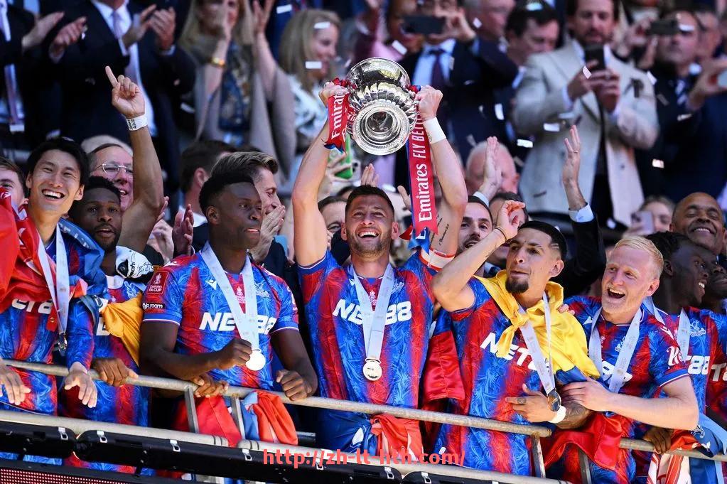 华体会hth登录入口-保罗加盟火箭队照片回顾及赛季表现分析